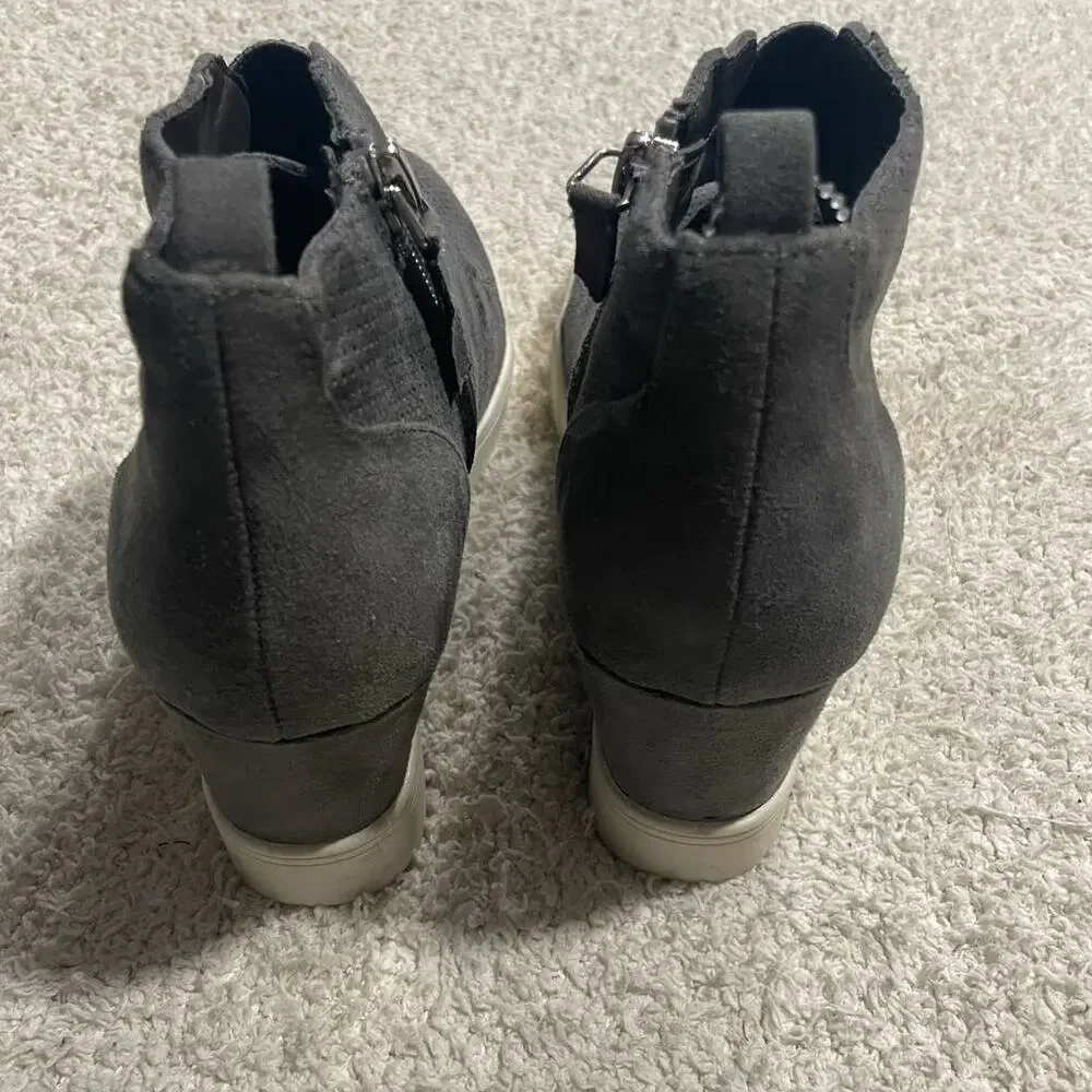 MIA Women's Size 9.5 M Arianna Faux Suede Leather Wedge Sneakers Shoes Gray Zip
